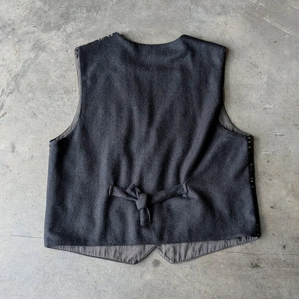 Vintage Winona Knits Navy Red Yellow Floral Embroidered Wool Vest large - Picture 6 of 6